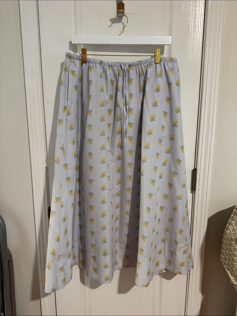 Universal Threads MIDI Skirt